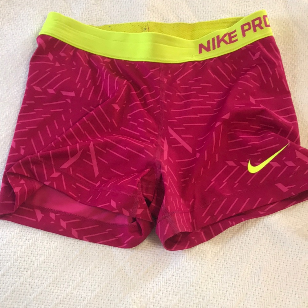 Nike pro women’s medium spandex